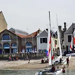 De Familial, Et Commerces A Pied Prázdninový dům *