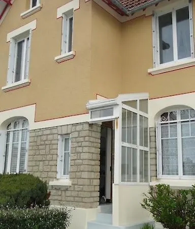 De Familial, Et Commerces A Pied *