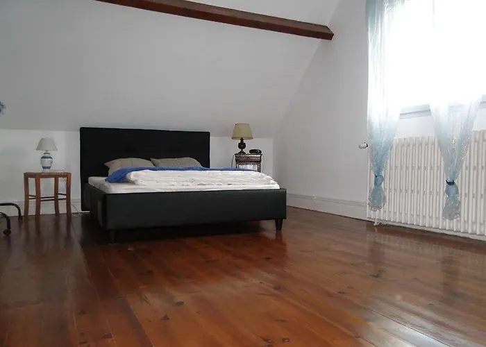 De Familial, Et Commerces A Pied Grandcamp-Maisy