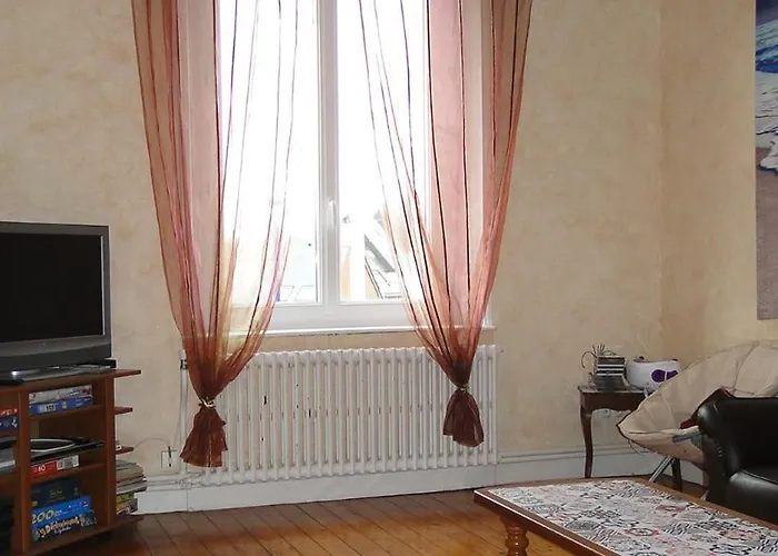 De Familial, Et Commerces A Pied Feriehus