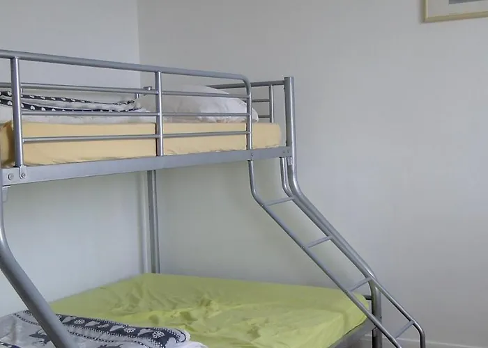 De Familial, Et Commerces A Pied Feriehus